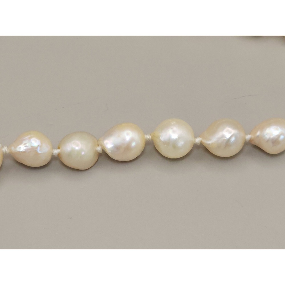 Natural Baroque Pearl necklace 18" 8.8mm Pearls Yellow Gold Jade Clasp HK - Picture 4 of 16